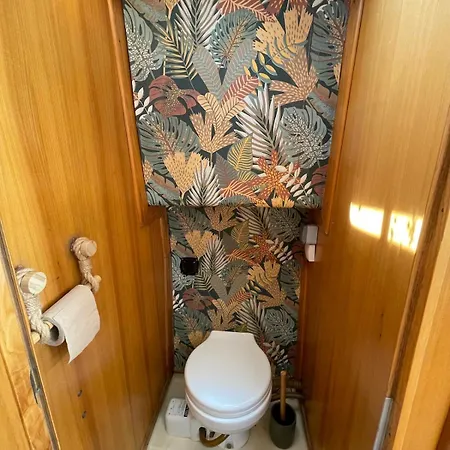 Bateau-hôtel Bateau Erebus - Bohême Chic *